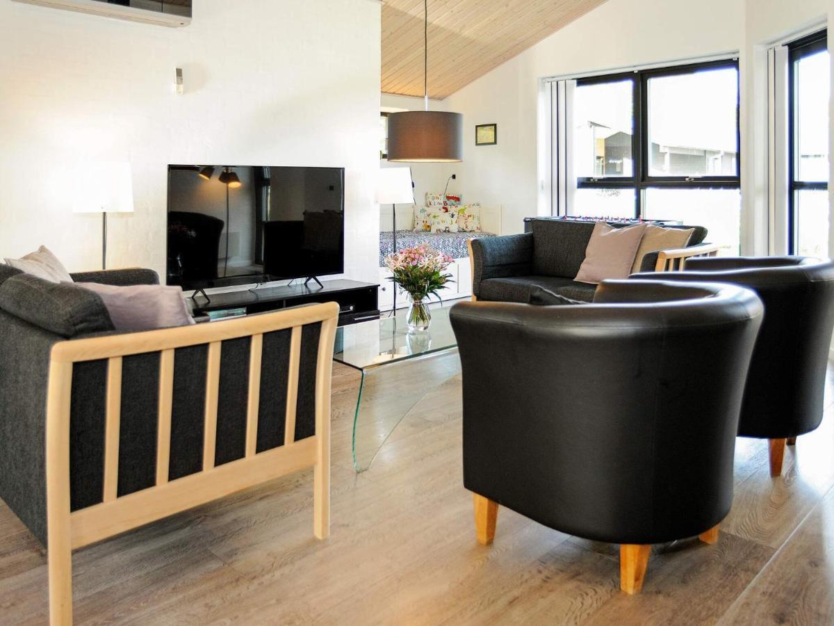 8 Person Holiday Home In Ansager Esterno foto